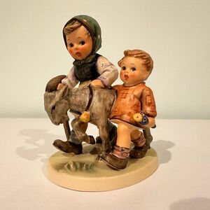 Hummel Goebel “Homeward Bound” 5.5” Figure 1975 TMK-5